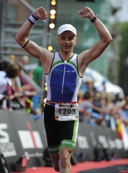 2016-07 IRONMAN Frankfurt-Bild: Zieleinlauf